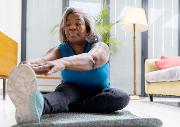 women stretching her spine